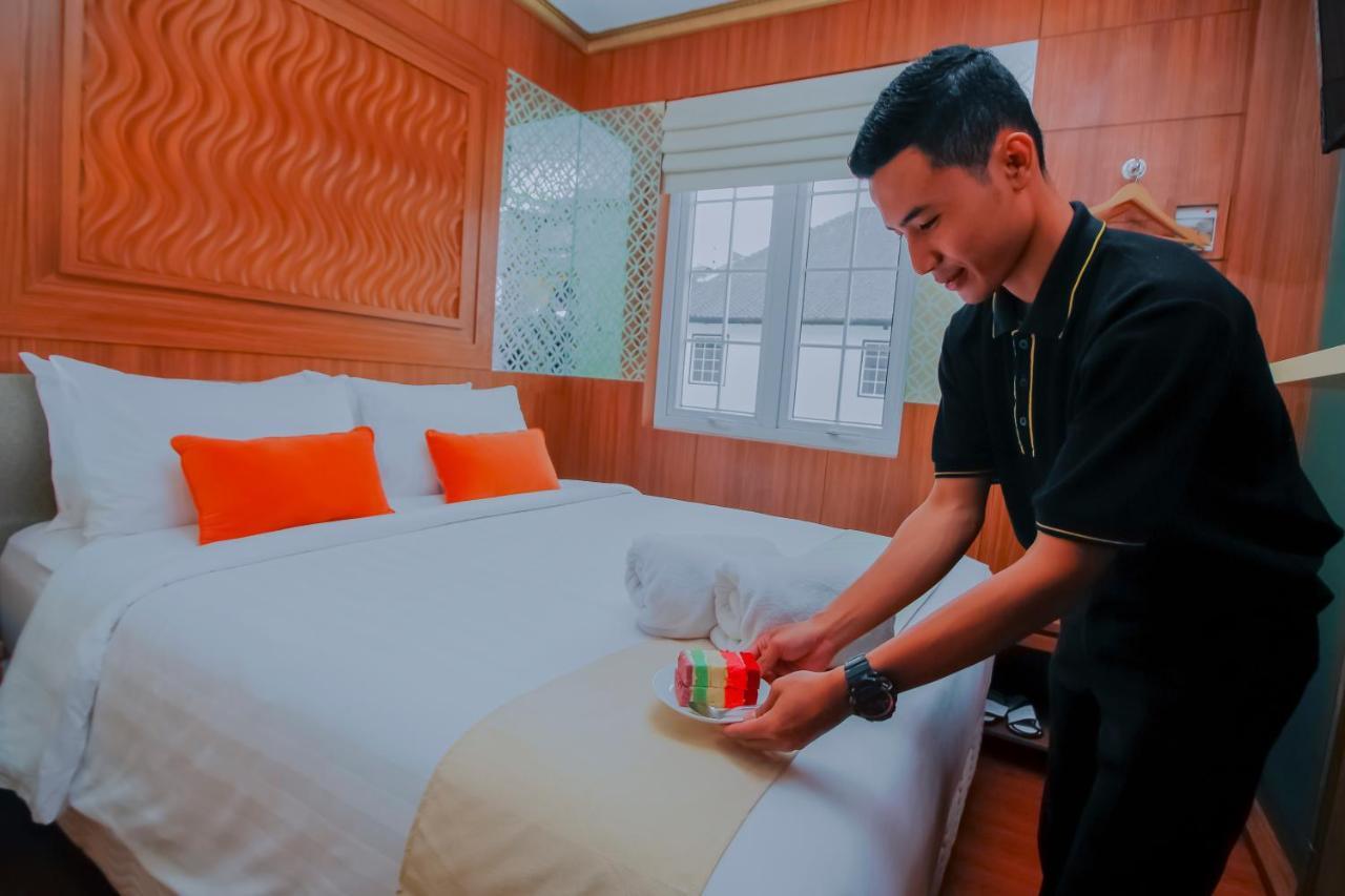 Petit Boutique Hotel Solo Ngoại thất bức ảnh